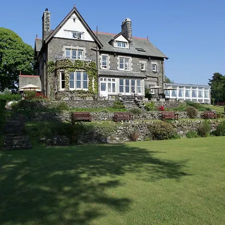 Sawrey House & Restaurant 3*