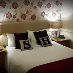 Sawrey House 3*